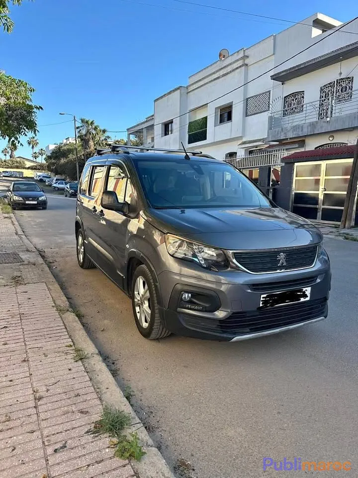 Titre de l'annonce  Peugeot Rifter 2019 – Première Main | Peinture D'origine | Tout Options photo 1