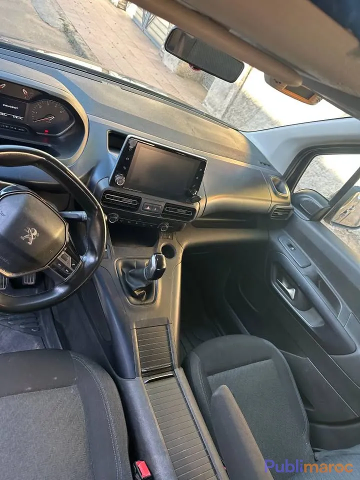 Titre de l'annonce  Peugeot Rifter 2019 – Première Main | Peinture D'origine | Tout Options photo 6