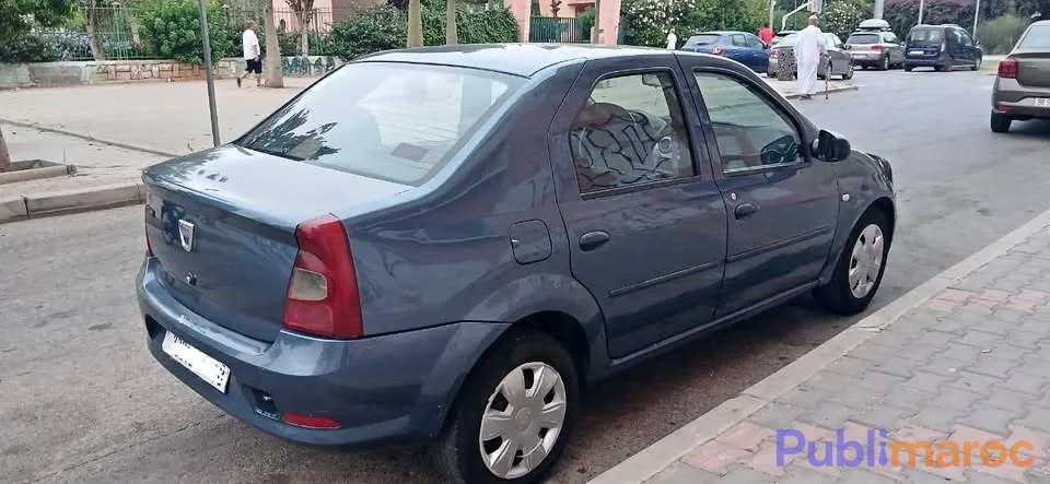 Dacia Logan modèle 2012 photo 2