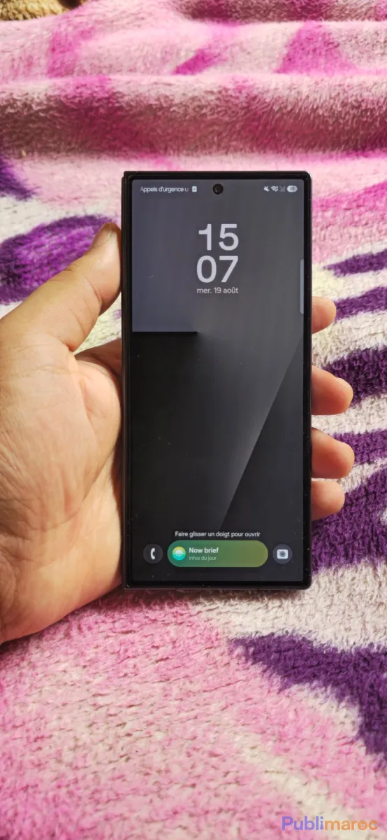 Samsung galaxy z fold 7 comme neuf photo 3