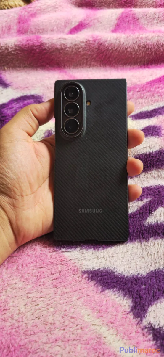 Samsung galaxy z fold 7 comme neuf photo 6