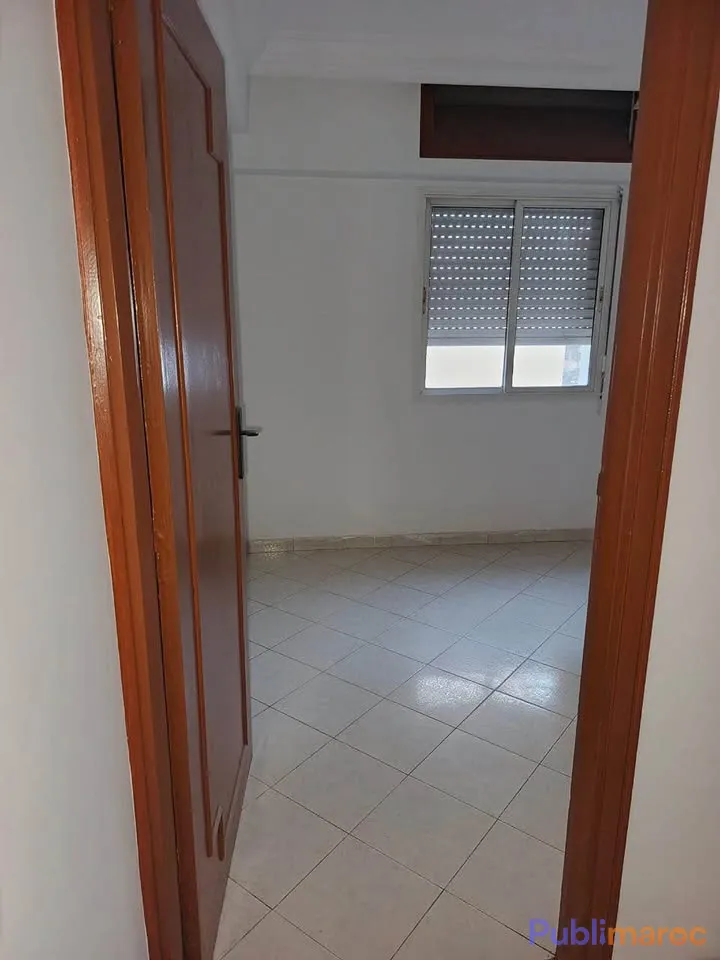 شقة للبيع بسيدي معروف (66 م²) – واجهتان وموقع ممتاز (بدون سمسار) photo 3