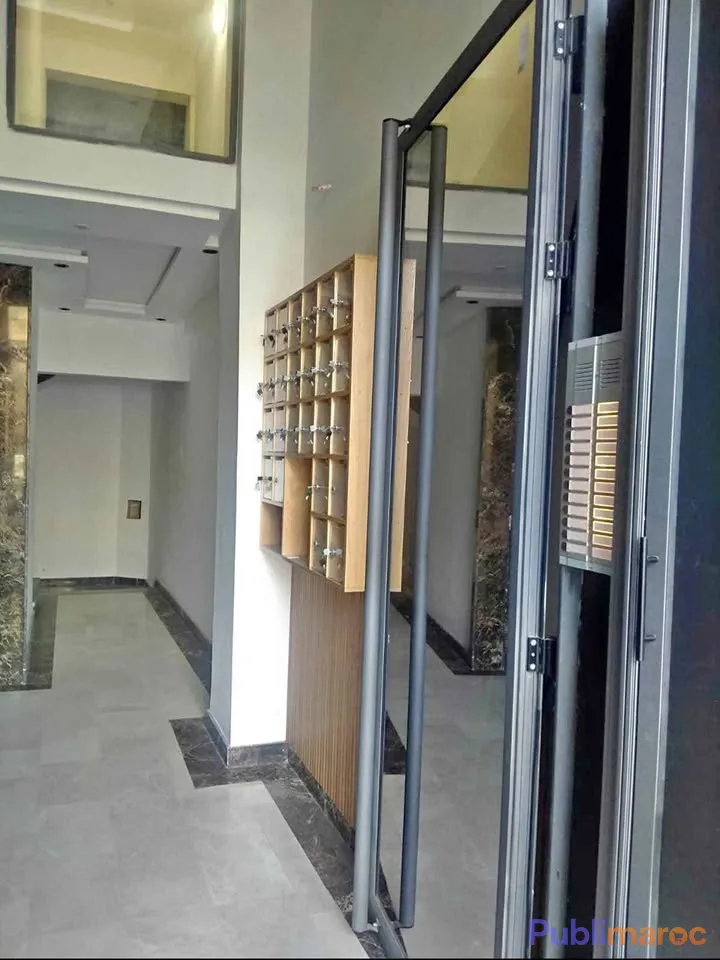 Bureau DAR BOUAZZA 61m² - centre rahma photo 7