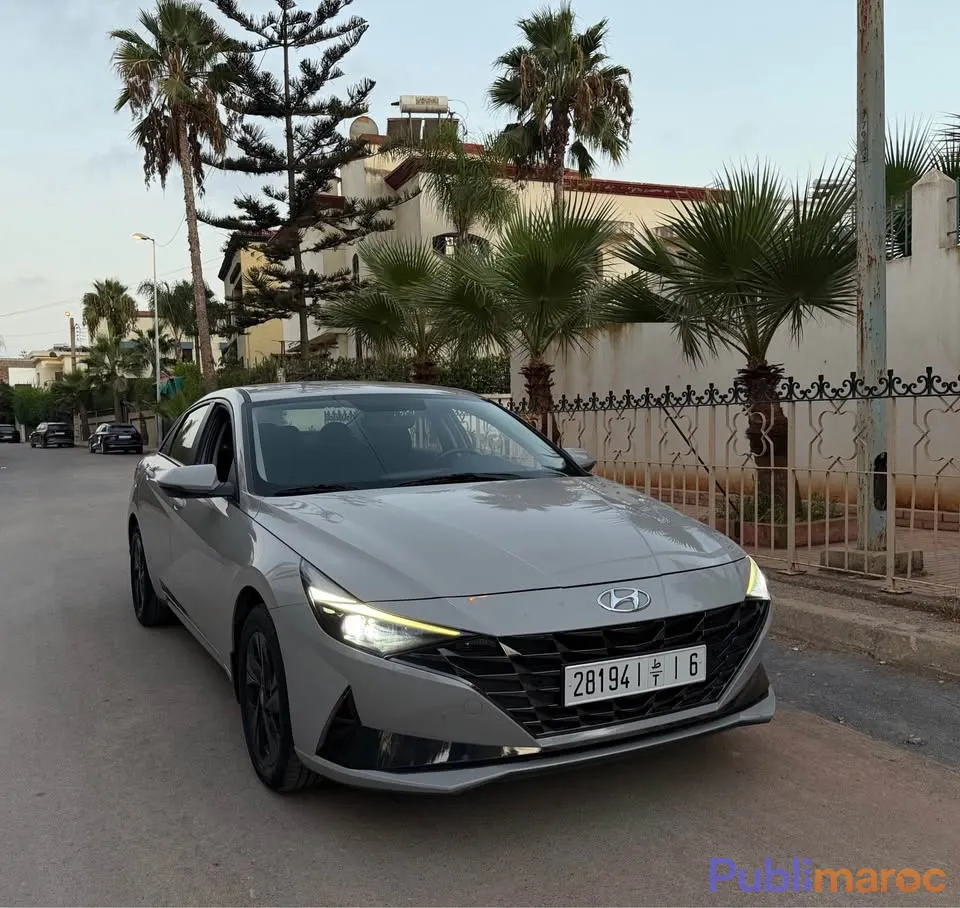 Hyundai Elantra Hybride (Modèle Fin 2022) – Casablanca